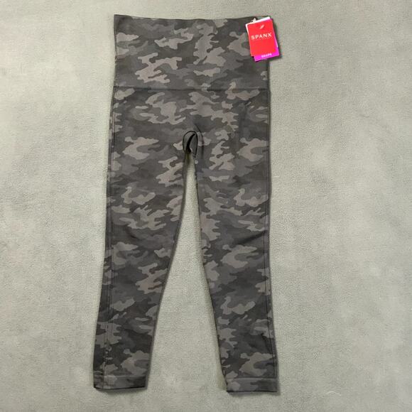SPANX Cropped Look at Me‎ Now Leggings Sage Camo Activewear Medium 20099R $68 - Picture 1 of 7